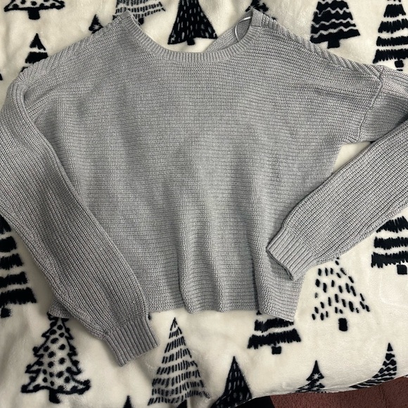 Hollister Tops - Hollister grey sweater size medium